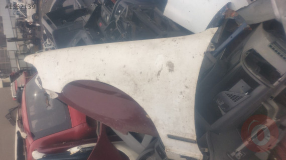 92  Nissan Altima sol çamurluk