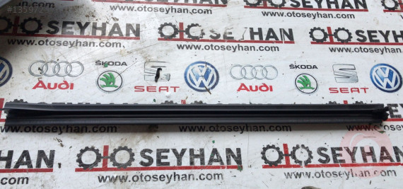 5E5839479 skoda octavia sağ arka kapı iç cam sıyırıcı fitil