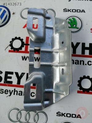 1K0858687G volkswagen golf 6 tavan tutamagı baglantı demiri