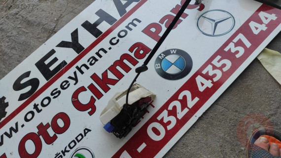 3D2837016J vw jetta sağ ön kapı kilidi