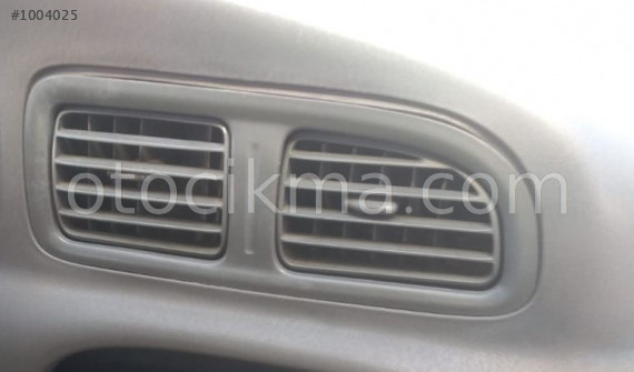 kia clarus 2.0 16v çıkma orta menfezler