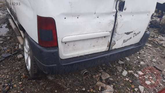 peugeot partner 1.9 d çıkma arka tampon