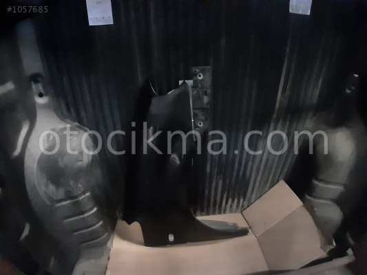 VOLKSWAGEN CADDY 2004-2010 ÖN SAĞ ÇAMURLUK.