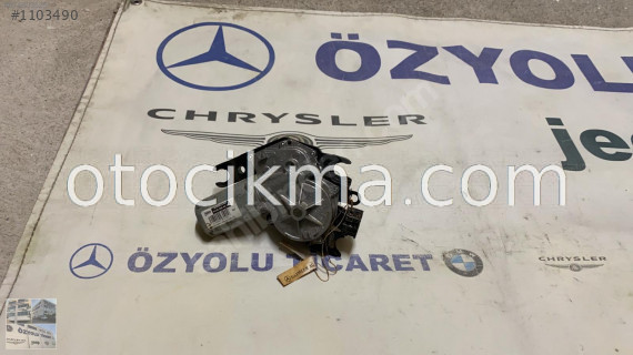 MERCEDES W176 A SERİSİ ARKA CAM SİLGİ MOTORU A1769066300