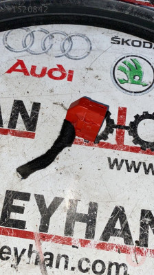 8E0972420 audi a3 2019 bagaj stop fişi soketi