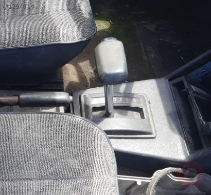 1988 model mazda 323 1.6 çıkma vites konsolu