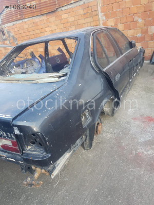 Bmw 5.20 E34 Sağ Arka Çamurluk Hatasız Orjinal Çıkma