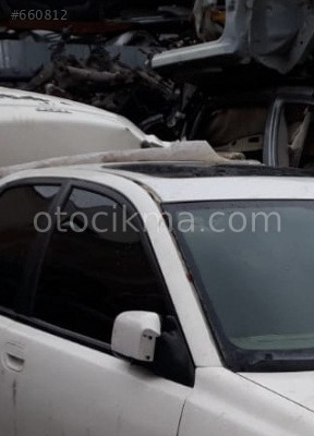 Volvo s40 2001 turbo ön kapı camı.