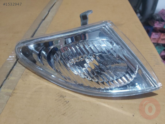 MAZDA PREMACY 2002 - 2005 SAĞ SİNYAL LAMBASI