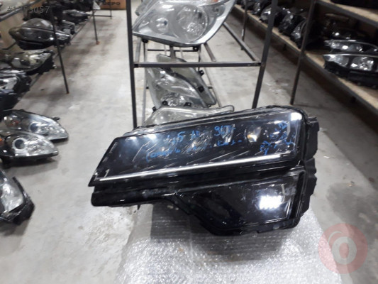 2019 SKODA KAROQ SAĞ LED FAR 3700
