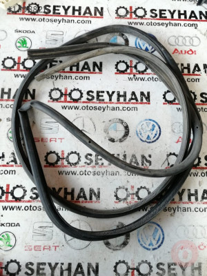 Volkswagen golf 5 sol arka kapı toz lastiği