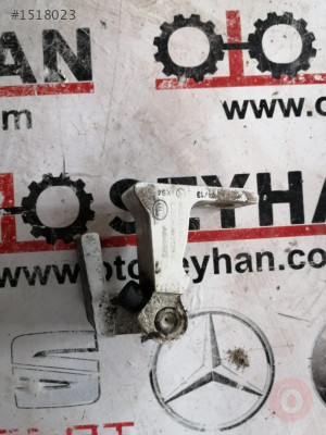 8K0831401A seat toledo 2012-19 sol arka kapı üst menteşe