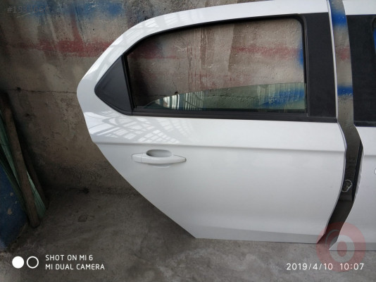 Peugeot 301 çıkma orjinal hatasız sağ arka kapı