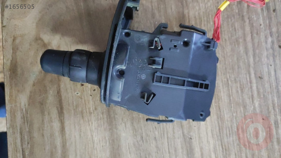 88102001265 2015 RENAULT KANGOO SİNYAL KOLU
