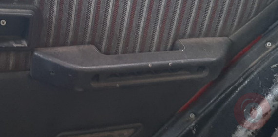 peugeot 205 çıkma sağ arka kapı kolu iç