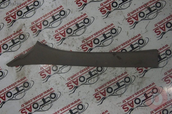 Opel Astra H Sol Ön Cam Direği Kaplaması 93370371