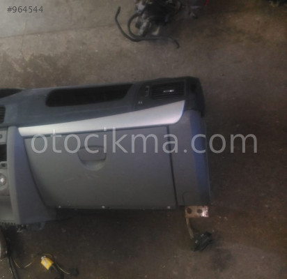 2011 renault clio symbol çıkma torpido kapağı