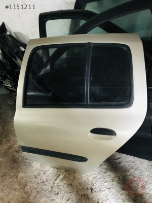 Clio sol arka kapı dolu