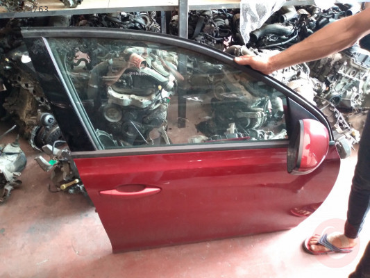 PEUGEOT 308 SAĞ ÖN KAPI ORJİNAL ÇIKMA T9
