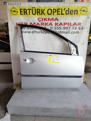 Ford fiesta sağ ön kapı