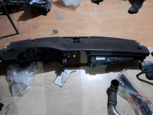 MERCEDES BENZ CLS ĞÖGÜSLÜK TORPİDO (ORJİNAL)