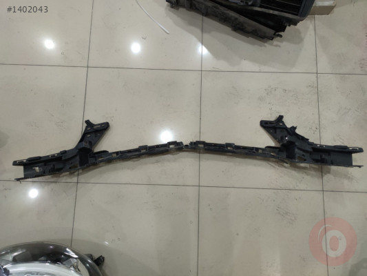 Mercedes C Serisi W205 Ön Tampon Taşıyıcı Braketi
