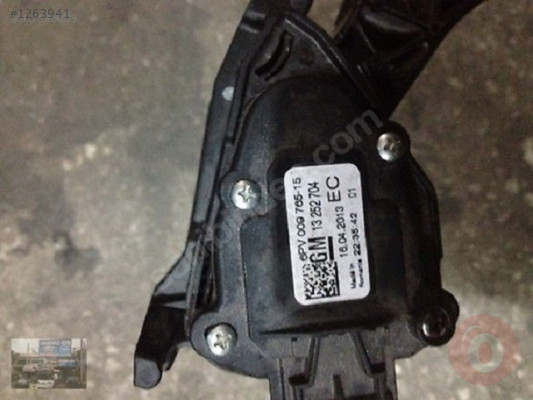 OPEL ASTRA J GAZ PEDALI GM 13252704