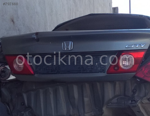 2006 HONDA CİTY ÇIKMA TAKIM SİNYAL LAMBASI MEVCUTTUR.