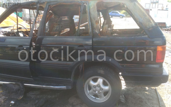 Range rover 4.6 çıkma sol arka çamurluk