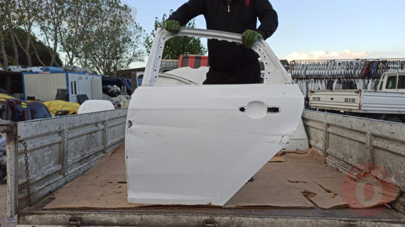 FORD FOCUS SOL ARKA KAPI BEYAZ ÇIKMA ORİJİNAL 2012-17