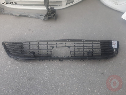 Opel corsa f ön tampon orta ızgara