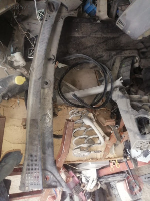renault clio symbol joy ön cam ızgarası