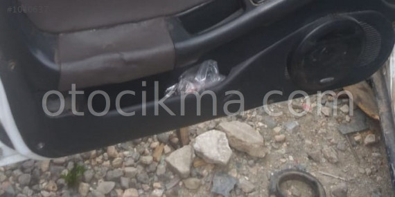 1993 model mazda 323 jb çıkma sol ön kapı cebi