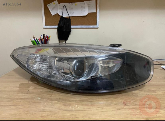 Renault fluence sağ far siyah zemin orjinal