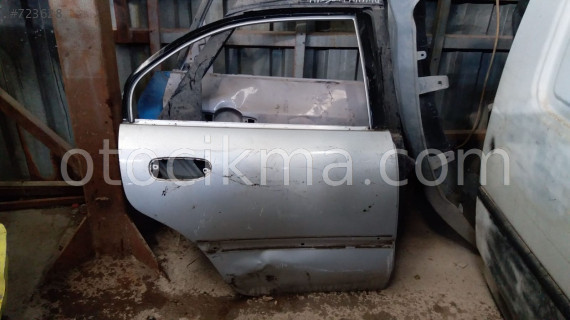 çıkma mazda 626 yumurta kasa sol arka kapı