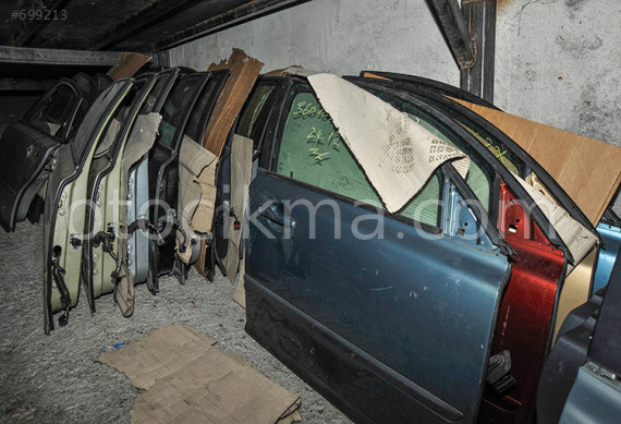 2008 çıkma volvo s40 sağ ön kapı