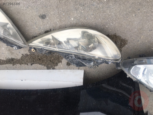 Peugeot 206 Çıkma sağ ön far lambası