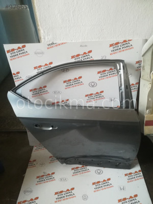 Skoda superb 3 sağ arka kapı