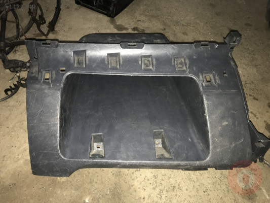 Renault Kangoo 2 Torpido Sağ Gözü 681086277