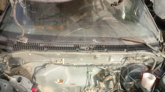 toyota corona çıkma cam önü ızgarası