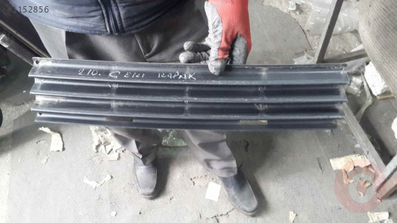 210 ÇEKİ DEMİR KAPAĞI MERCEDES ORJİNAL ÇIKMA PARÇA
