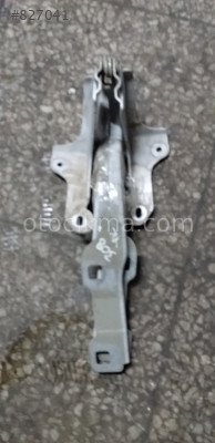 Peugeot  2008 menteşe