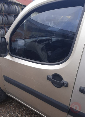 2011 model fiat doblo safeline çıkma sol ön kapı