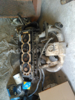 ÇIKMA RENAULT 21 2000 MOTOR SİLİNDİR KAPAĞI