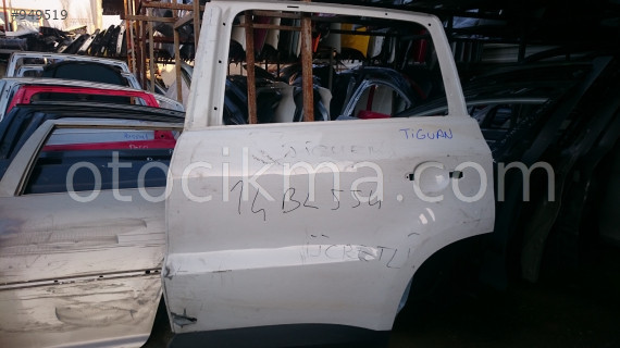 VOLKSWAGEN TİGUAN SOL ARKA KAPI