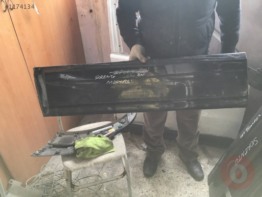 SORENTO MAKYAJLI SOL ÖN KAPI KAPLAMASI KİA ORJİNAL ÇIKMA