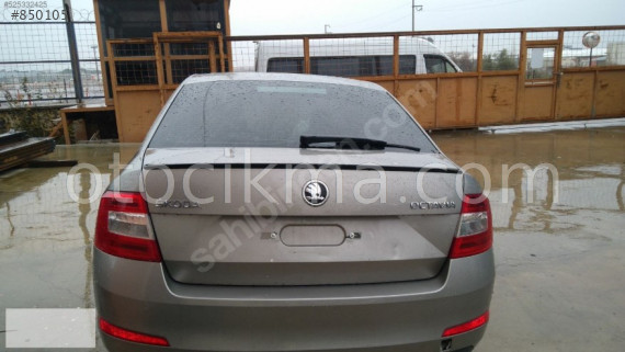 skoda octavia çıkma hatasız bagaj kapağı