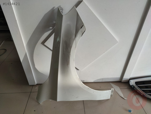 Mercedes A Serisi W176 Ön Sağ Çamurluk A1768810201