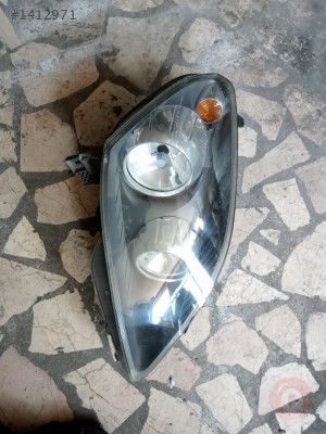 Opel zafira b sağ ön far 2007 çıkma parça