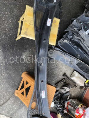 Renault Kangoo Ön Cam Izgarası hatasız orjinal çıkma